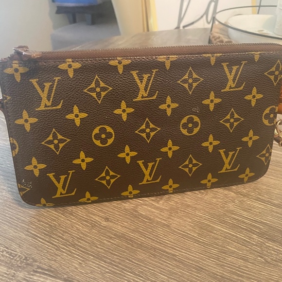 Louis Vuitton Pochette Accessories leather handbag - Picture 1 of 6